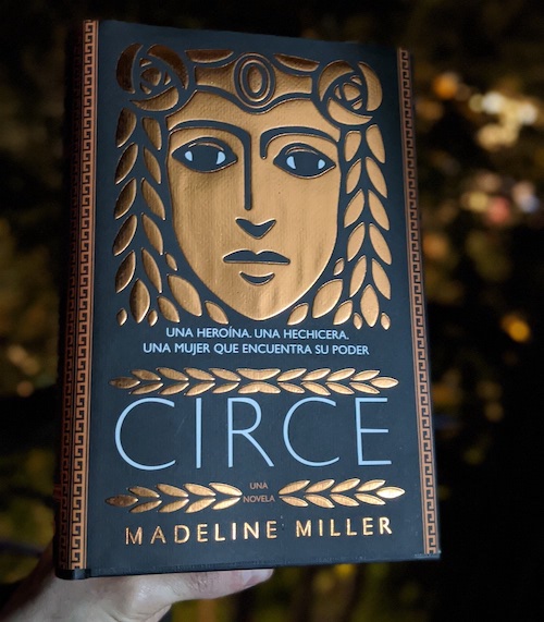 Portada de Circe de Madeline Miller, de noche